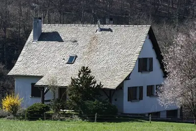 Image de Grand gîte rural dans maison individuelle pour 10 à 12 personnes à Salmiech