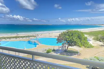 Right On The Beach, Oceanview, Beachview- King Size - 4* Sces - Parking