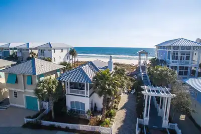 Image de Luxury Gulf Front Cottage In Private Gated Community -truly A Gem