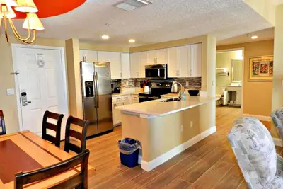 Image de 2br Ocean Walk Resort Vacationland - Suite avec lit King et jacuzzi