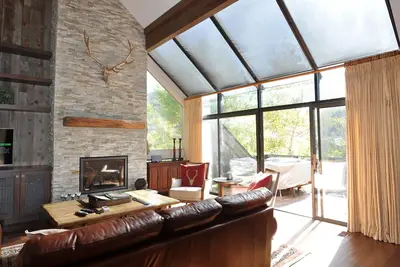 Image de Mis à jour en 2016 Deer Valley Townhome. Open plan d'étage avec des vues impressionnantes.