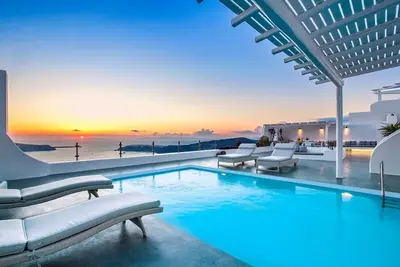 Image de Villa Erossea avec piscine privée chauffée et jacuzzi, Santorin, Grèce
