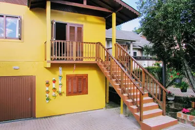Image de Maison avec 2 chambres pouvant accueillir jusqu'à 6 personnes, avec internet et cuisine équipée