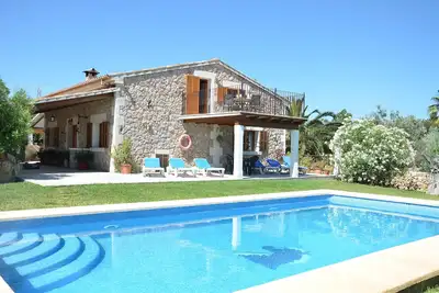 Image de Charmante villa avec vue magnifique sur la mer et la montagne