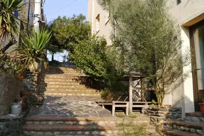 Image de belle maison de caractère a 50 m plage dans une ruelle tres calme du cap d'oun