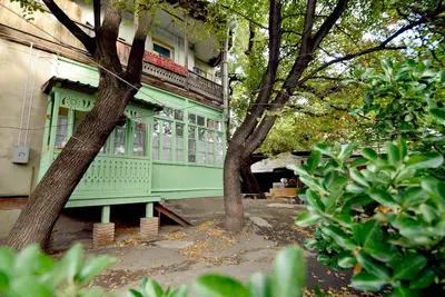 Image de Grande maison parfaite de selfie à Tbilissi