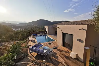Image de Villa, 10 personnes, avec piscine proche de la mer