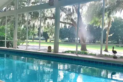 Image de Magnifique parcours de golf vue de la piscine privée chauffée.