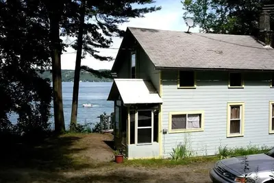 Image de Twin Pines, Cottage de charme au bord du lac Cayuga avec une vue imprenable