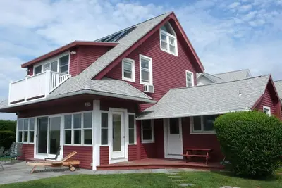 Image de Charmante petite maison la plage avec des vues spectaculaires du détroit de Long Island