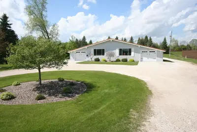 Image de Près du centre-ville Elkhart Lake! !