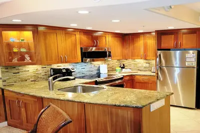 Image de Hou la la! -'The Best Whaler Studio'-Posh Remodel-10ème Fl. -Sleeps 4 -Pano Ocean View!