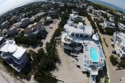 Image de Lux Oceanfront 7 + Br, piscine, bain à remous - 21 500 $ sem. Courriel pour les offres spéciales de juin.