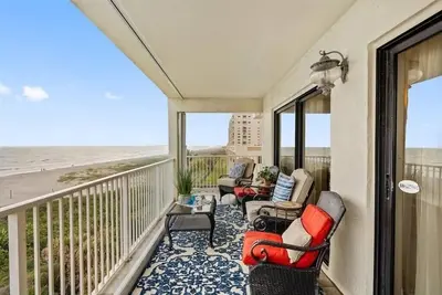 Image de Panorama privé luxueux! Oceanfront Condo août Remise