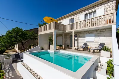 Image de Maison de vacances entière \"Vallis\" avec piscine et vue mer