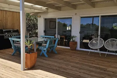 Image de Barefoot Beachhouse au bord du parc national d'Innes