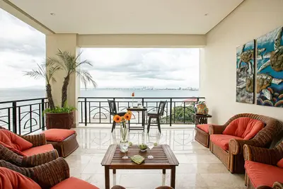 Image de Oceanview Panoramique, Condo de luxe 3 bd, 3bath