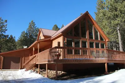 Image de Idéalement Situé luxueuses et confortables 3 Br Cabin
