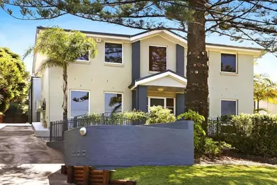Image de Pinetree Townhouse, Terrigal - Marche À 500m De La Plage, Commerces Et CAFÉS, Wifi Et Foxtel