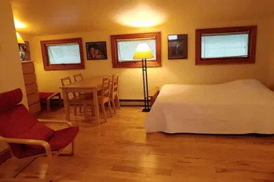 Image de Spacieux et confortable; situé à 1, 5 km du centre-ville de Hamilton et de Colgate