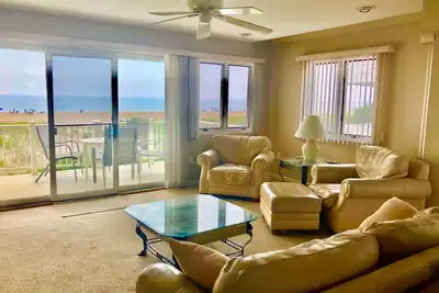 Image de Front de mer de luxe avec deux suites de maître, vue panoramique, entièrement équipée