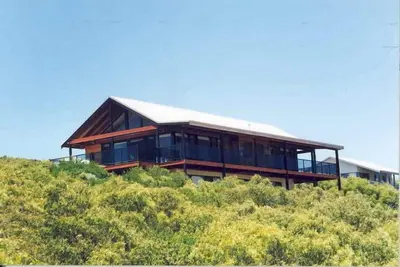 Image de Nid-de-Corbeau Beach House