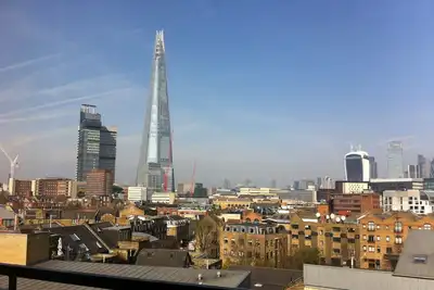 Image de Appartement au dernier étage étendu et rénové (17 octobre) avec une vue imprenable, Bermondsey St.