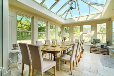 Image de Spacious Luxury Victorian Country House, Stunning Views Near Bath, Local Pub,