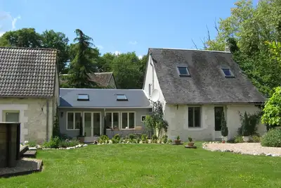 Image de Cottage rural amoureusement restaurée avec piscine privée