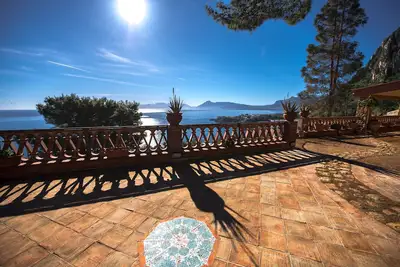 Présentation Maison, Villa de prestige avec terrasses vue sur la mer