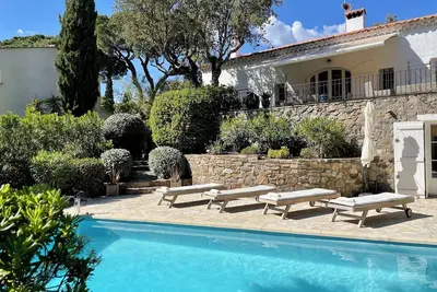 Image de Maison de charme, proche du centre piscine privée chauffée à Ste Maxime.