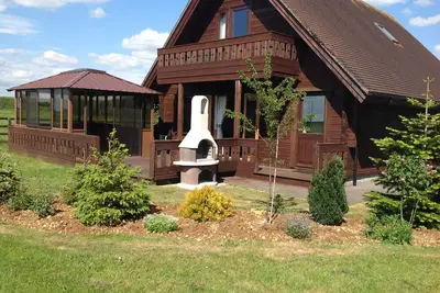 Image de Chalet scandinave avec bain à remous dans la région rurale du nord du Dorset. Des vues spectaculaires.