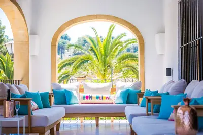 Image de Villa Velero - Une belle villa de 8 chambres à Javea - à pied de la plage.