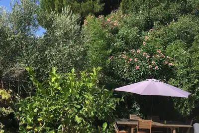 Image de Appartement De Plein Pied Dans Maison Avec Jardin