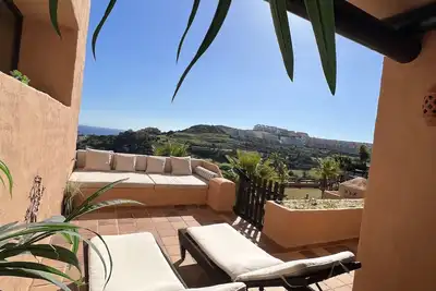 Image de 2 chambres, 2 salles de bain Appartement avec grand balcon