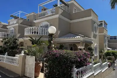 Image de Villa individuelle de 3 chambres à coucher, piscine, près de la plage / Golf / Los Altos, Torrevieja