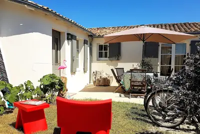 Image de Rare jardin 600 m2- Wifi- proche de la plus belle plage de l'il