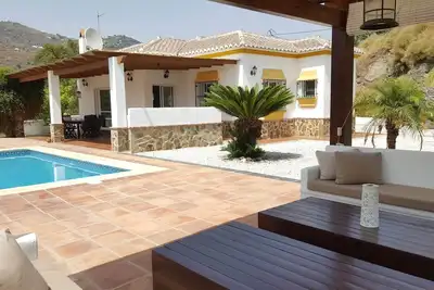 Image de Villa moderne dans un endroit calme avec piscine privée, vue panoramique et WiFi