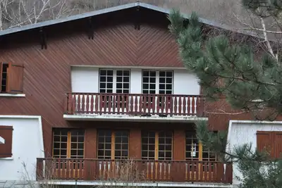 Image de Saint Lary Soulan: Grand appartement dans chalet