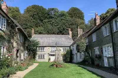 Classé Grade Ii, chalet Dorset de chaume
