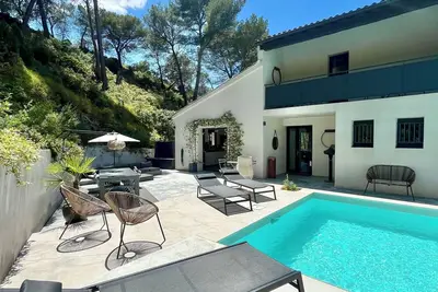 Image de Maison d'architecte, piscine chauffée 10x5m, calme absolu, superbe vue,