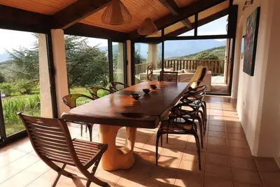 Image de Grande villa, 7 personnes, 4 chambres, très calme, piscine, vue mer et montagne