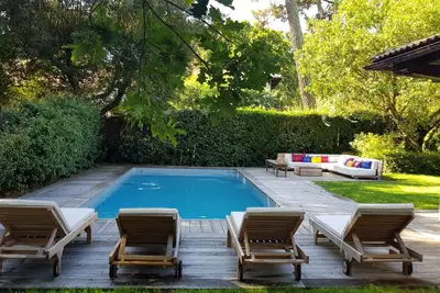 Image de Très belle villa dans parc privé au Pyla - Piscine chauffée - Tennis - 80m plage
