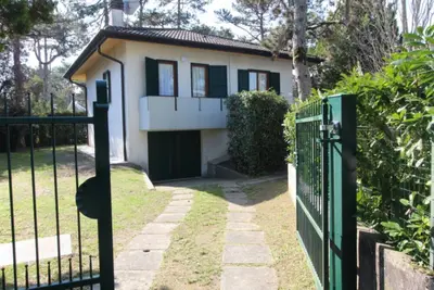 Image de Villa rénovée avec jardin privé clôturé