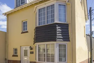 Image de Golden Cottage - Centre ville, près de la plage avec parking gratuit et WiFi