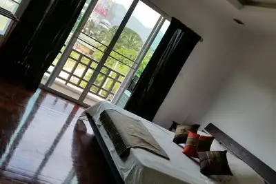 Image de Belle maison de ville avec un emplacement unique dans le centre de Huahin