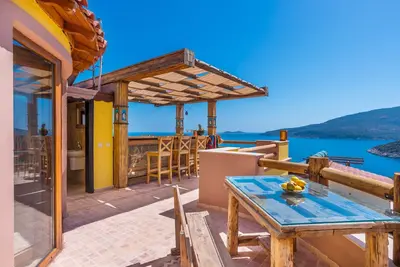 Image de Superbe villa, piscine privée chauffée, bar sur le toit-terrasse, table de billard, à 200m de la plage