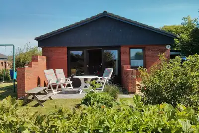 Image de Private vacation home \"Lick\" North Sea (150 m) in Warwerort/BĂĽsum with steam shower.