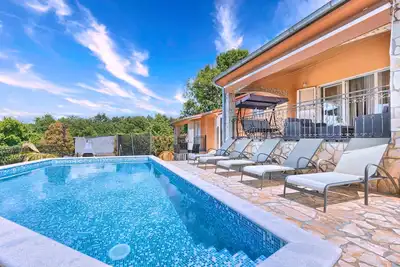 Image de Piscine villa isolée Flora près de Pula!
