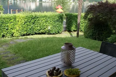 80 m2 3 pièces partie de la maison directement sur le lac de Lugano